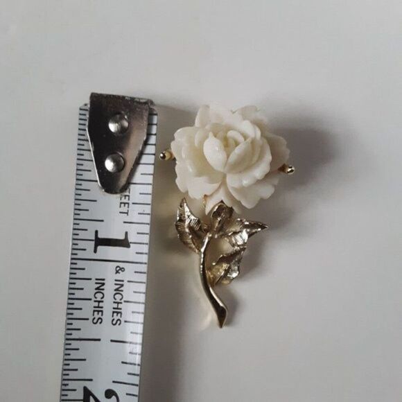 Vintage White Rose Gold Tone Small Brooch - Picture 4 of 6